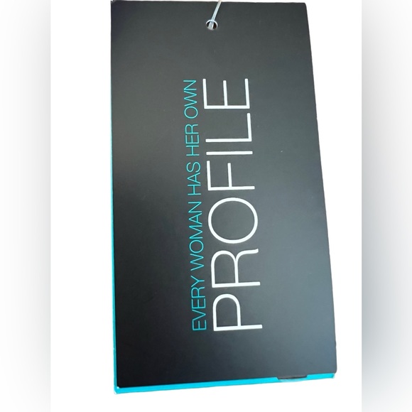 Profile by Gottex Women's Molded
Underwire Bra Tribal one piece size 12 NWT - Picture 5 of 12